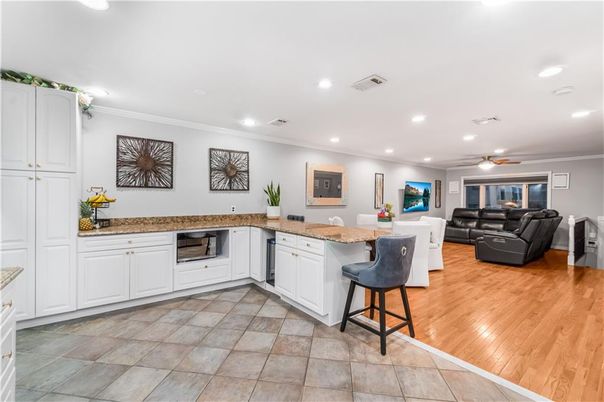 Interior, Kitchen, Living room, Recessed Lighting, Wood Texture Flooring
