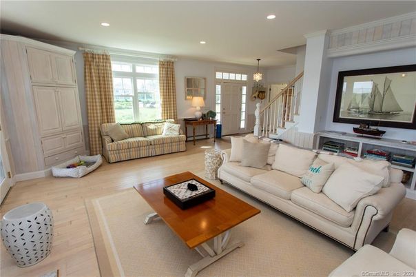 Interior, Living room, Pendant Lights, Recessed Lighting, Wood Texture Flooring