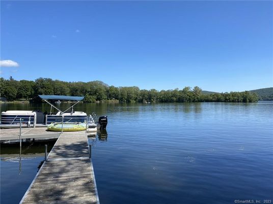 Exterior, Lake
