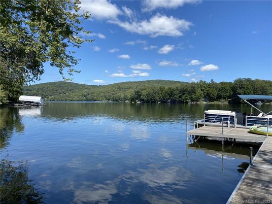 Exterior, Lake