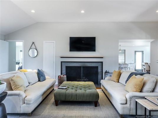 Fireplace, Interior, Living room, Pendant Lights, Recessed Lighting