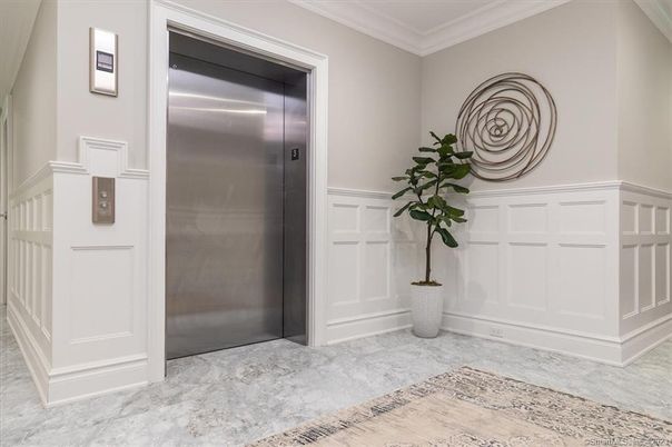 Elevator, Interior