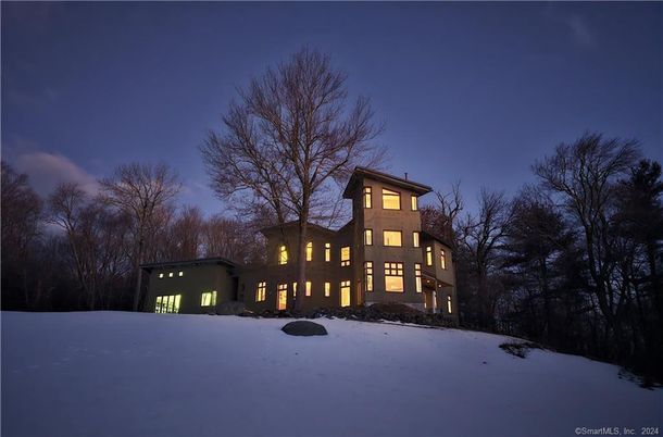 Backyard, Exterior, Facade, Modern