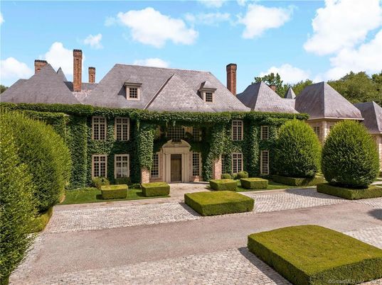 Exterior, Facade, French Provincial