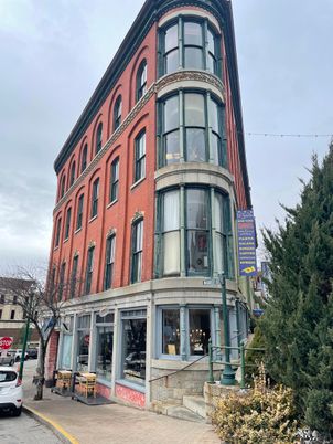 Exterior, Facade, Brick Facade, Rowhouse