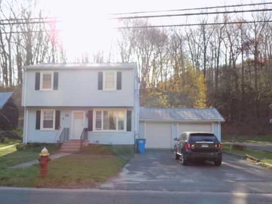 Attached, Exterior, Facade, Split Level