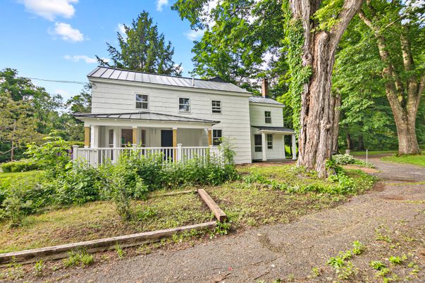 Backyard, Exterior, Facade, American Foursquare