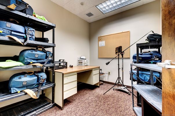 Home Office, Interior