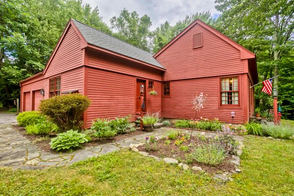 Attached, Exterior, Facade, Log Home