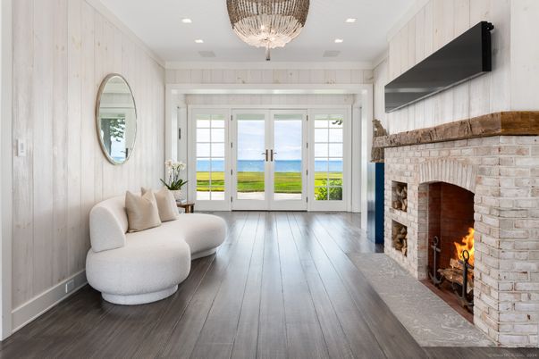 Chandelier, Fireplace, Interior, Recessed Lighting, Wood Texture Flooring