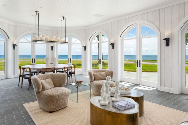 Dining room, Interior, Living room, Pendant Lights, Recessed Lighting, Water