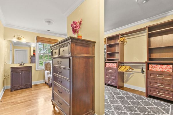 Interior, Walk-in Closets, Wood Texture Flooring
