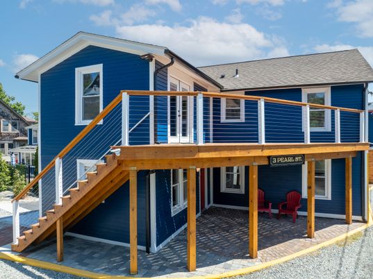 Exterior, Facade, Rowhouse