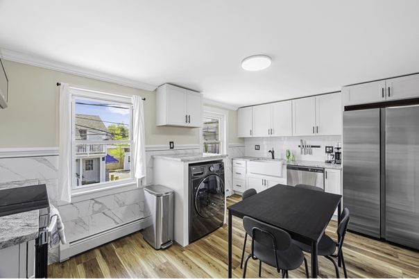 Interior, Kitchen, Washer, Wood Texture Flooring