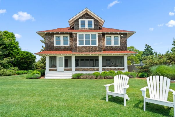 Backyard, Exterior, Facade, American Foursquare