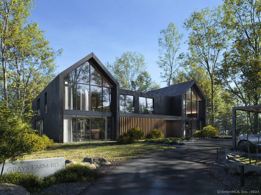 Exterior, Facade, Modern