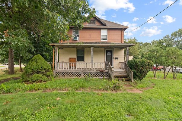 Backyard, Exterior, Facade, American Foursquare