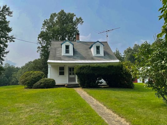 Backyard, Exterior, Facade, Cape Cod