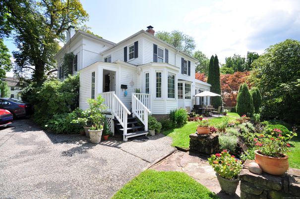 Backyard, Exterior, Facade, Queen Anne Victorian