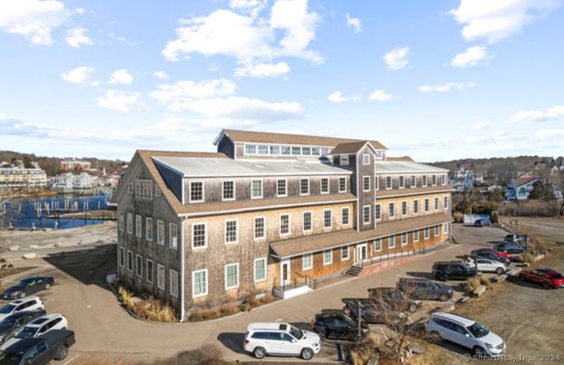 Exterior, Facade, Condo Building