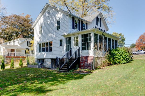 Exterior, Facade, Farmhouse