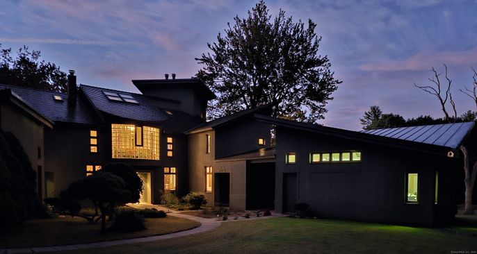 Backyard, Exterior, Facade, Modern