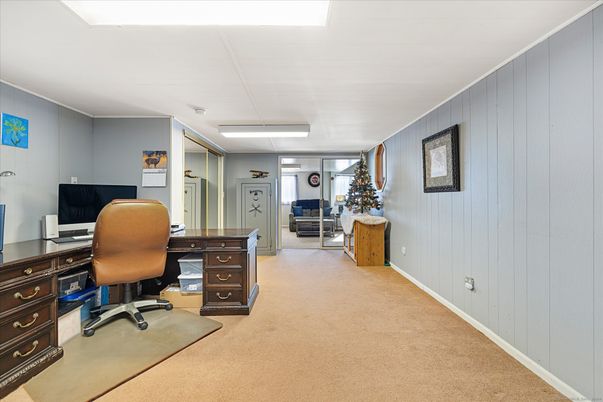 Home Office, Interior