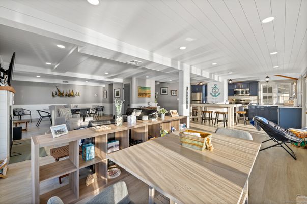 Dining room, Interior, Kitchen, Pendant Lights, Recessed Lighting, Wood Texture Flooring