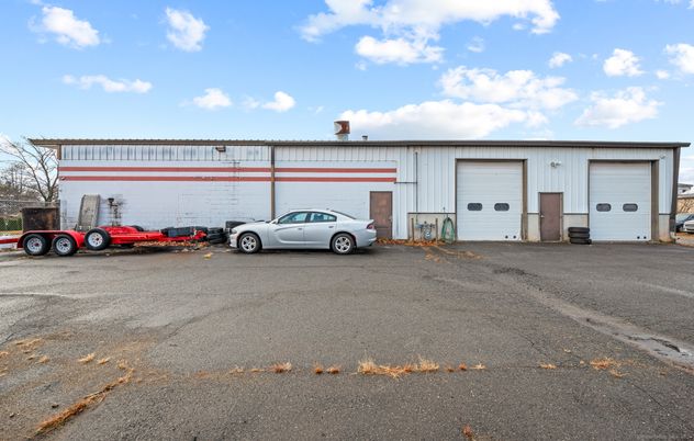 Detached Garage, Exterior