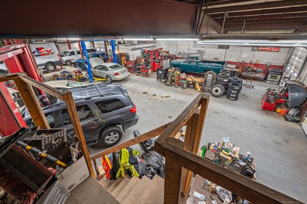 Garage, Interior