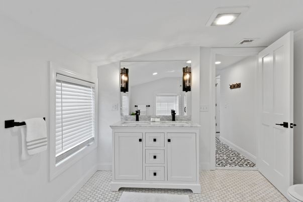 Bathroom, Interior, Recessed Lighting