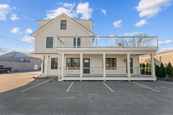 Exterior, Facade, Farmhouse