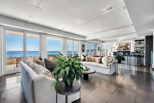 Interior, Living room, Water