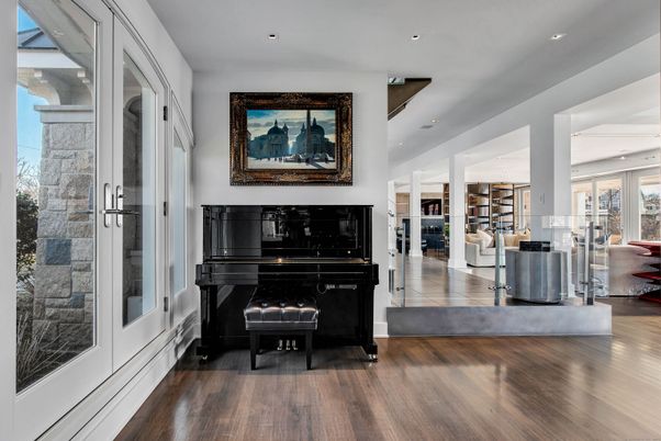 Interior, Piano, Recessed Lighting, Wood Texture Flooring