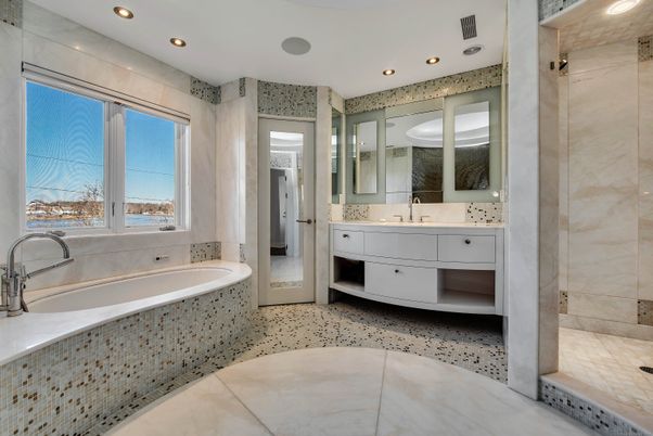 Bathroom, Dual Sink Vanities, Interior, Recessed Lighting