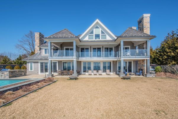 Exterior, Facade, Pool, Queen Anne Victorian