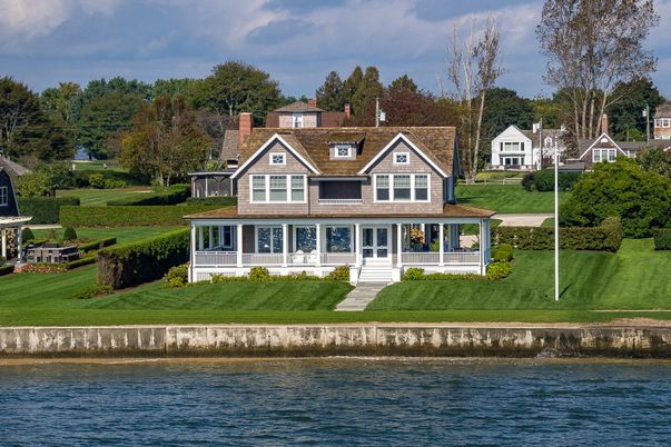 Exterior, Facade, Lake, Queen Anne Victorian