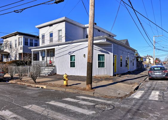 Exterior, Facade, American Foursquare