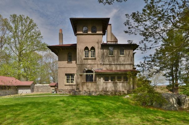 Backyard, Exterior, Facade, American Foursquare