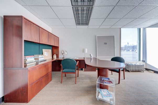Home Office, Interior