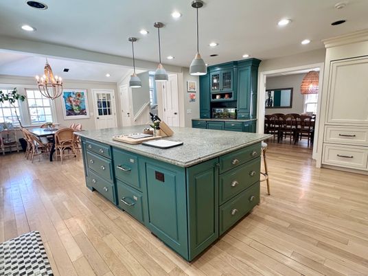 Chandelier, Dining room, Interior, Kitchen, Pendant Lights, Recessed Lighting, Wood Texture Flooring