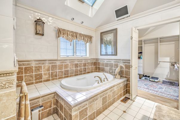 Bathroom, Interior, Tile Countertops