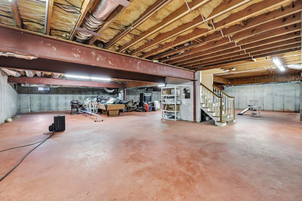 Fitness Equipment, Interior, Wooden Beams