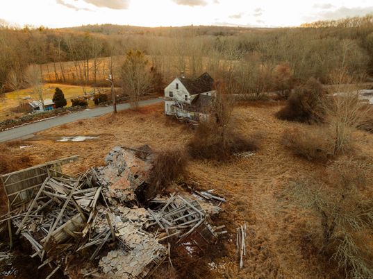 Exterior, Drone