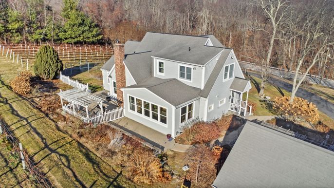Exterior, Drone