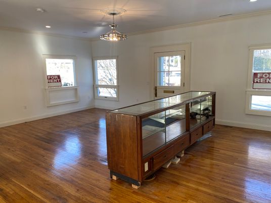 Interior, Pendant Lights, Recessed Lighting, Wood Texture Flooring