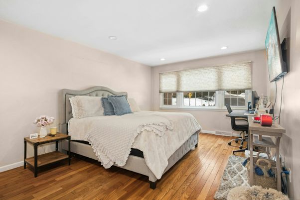 Bedroom, Home Office, Interior, Recessed Lighting, Wood Texture Flooring
