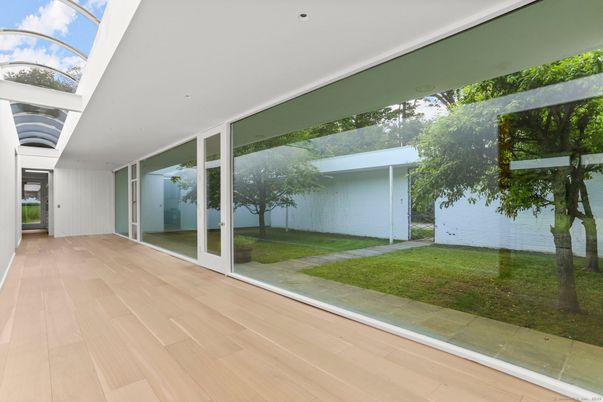 Interior, Recessed Lighting, Sun Room, Wood Texture Flooring