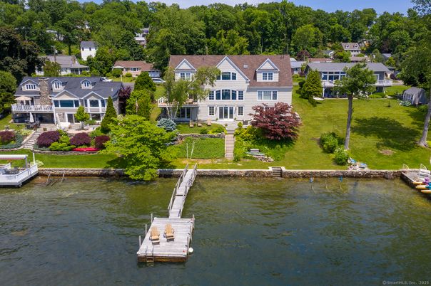 Exterior, Lake