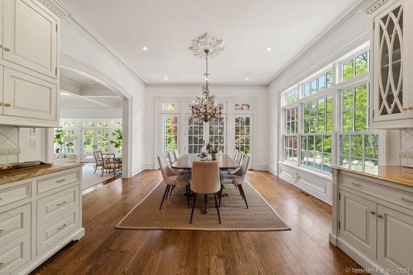 Chandelier, Dining room, Interior, Recessed Lighting, Wood Texture Flooring